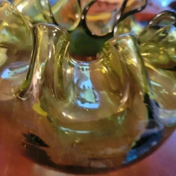 Mid Century Handkerchief Ruffle Green Glass Bowl - Picture 3 of 4